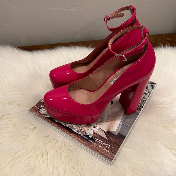 Sexy pink heels! - Picture 4 of 4